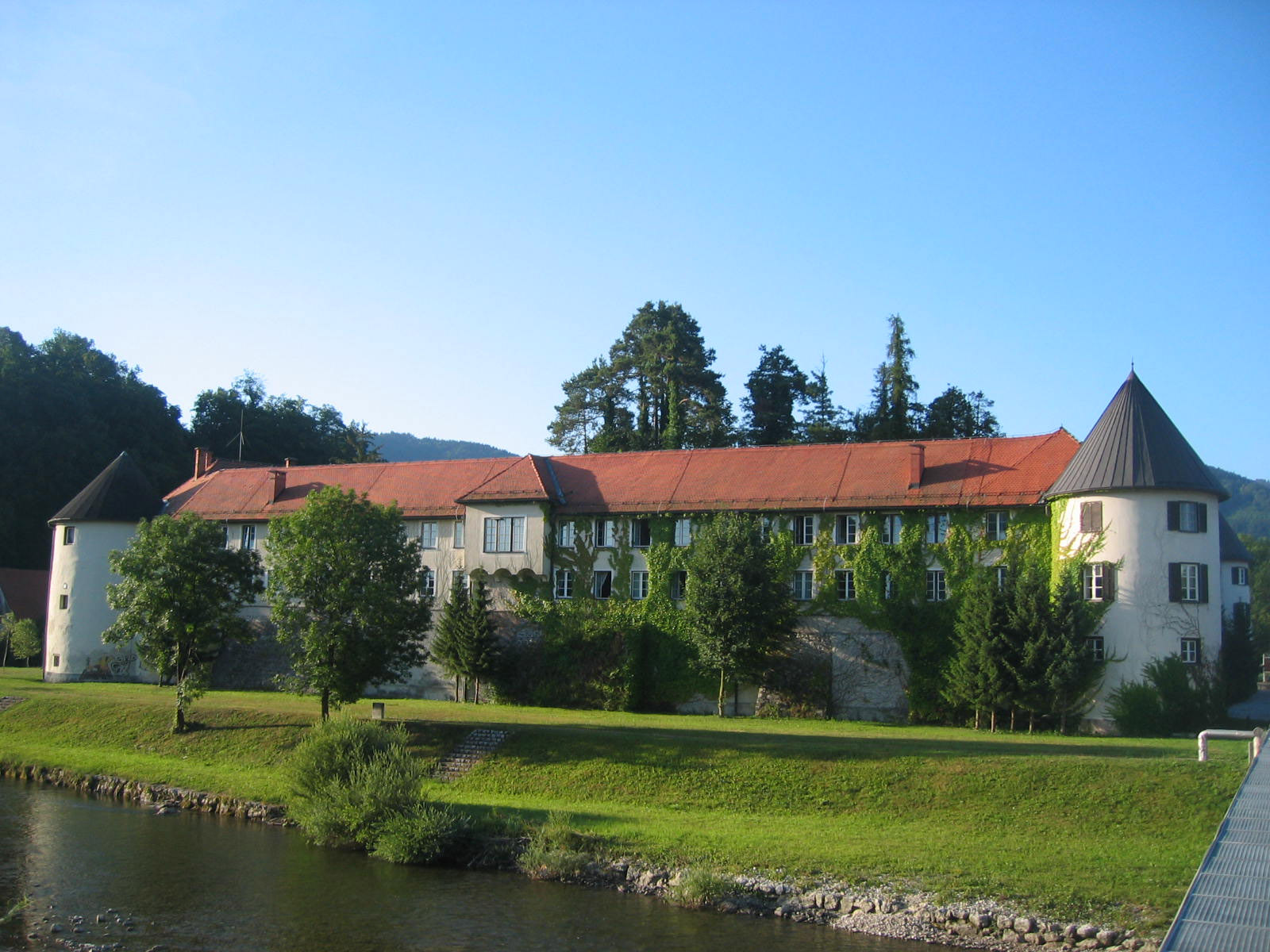 Grad Vrbovec – Občina Nazarje Ogled povečano sliko Grad Vrbovec – Občina Nazarje