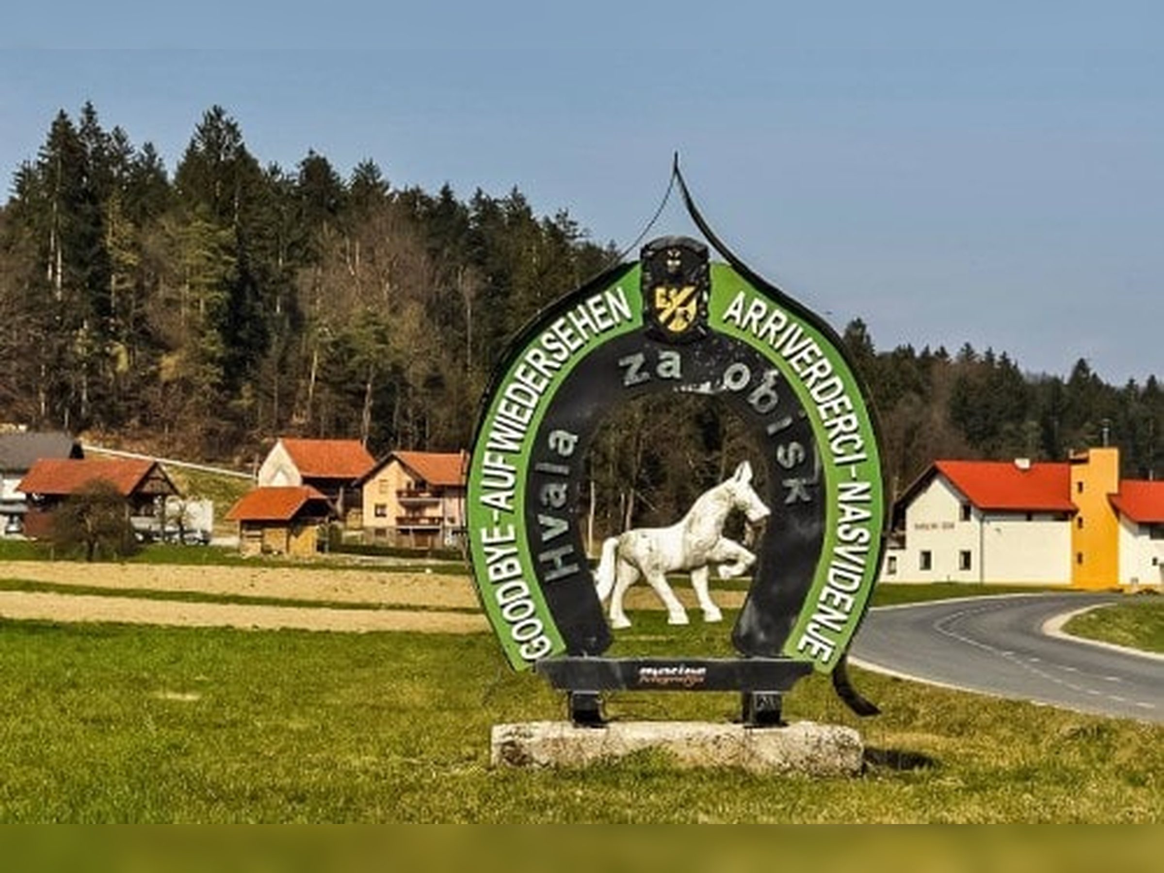 Ranč Burger - konjeništvo in šola jahanja Ogled povečano sliko Ranč Burger - konjeništvo in šola jahanja