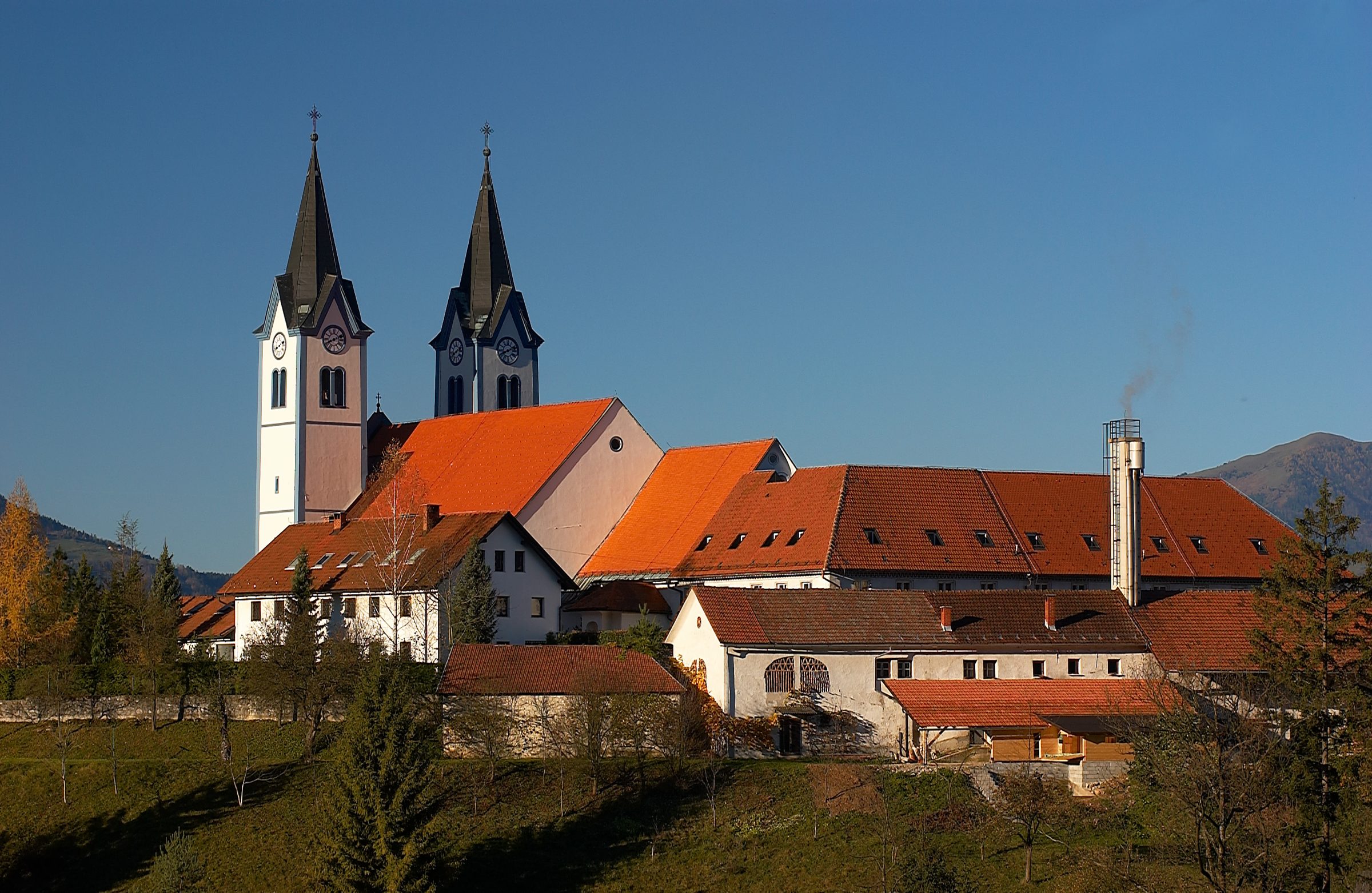 Frančiškanski samostan Nazarje – Občina Nazarje Ogled povečano sliko Frančiškanski samostan Nazarje – Občina Nazarje