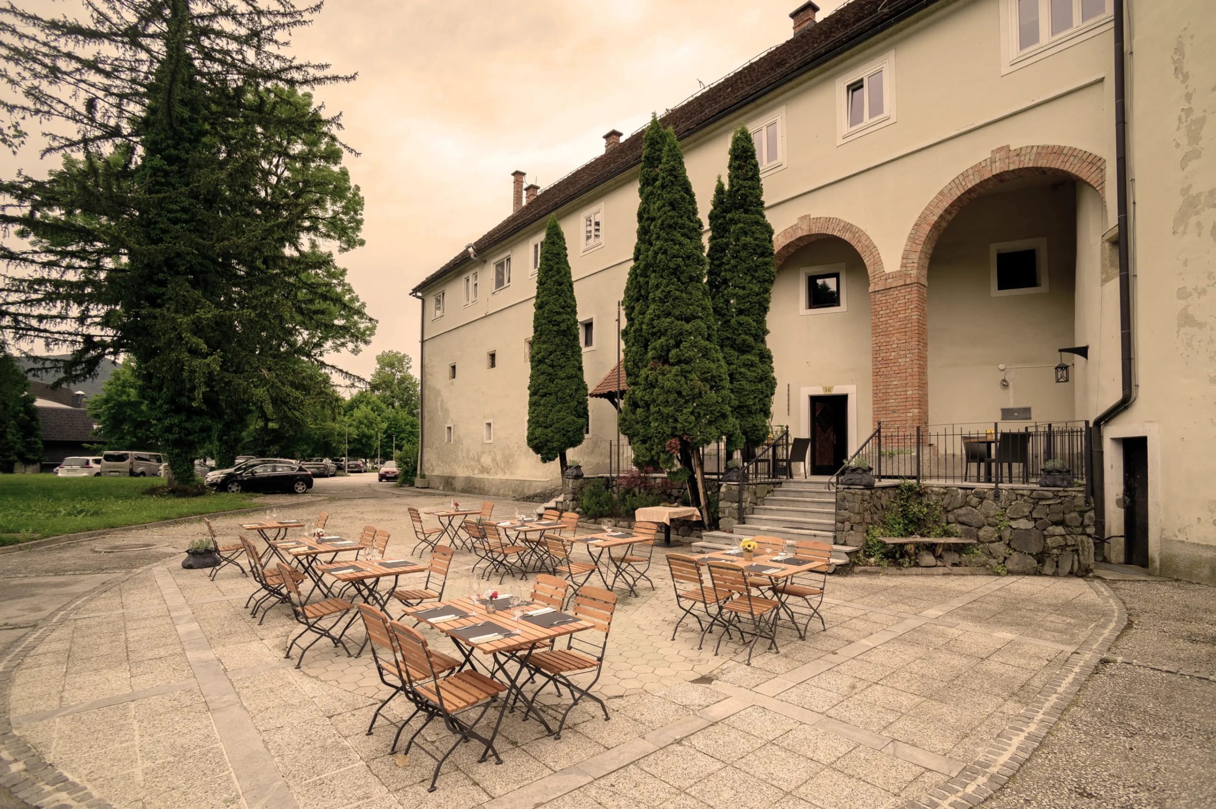 Bistro Grad ob sotočju Ogled povečano sliko Bistro Grad ob sotočju