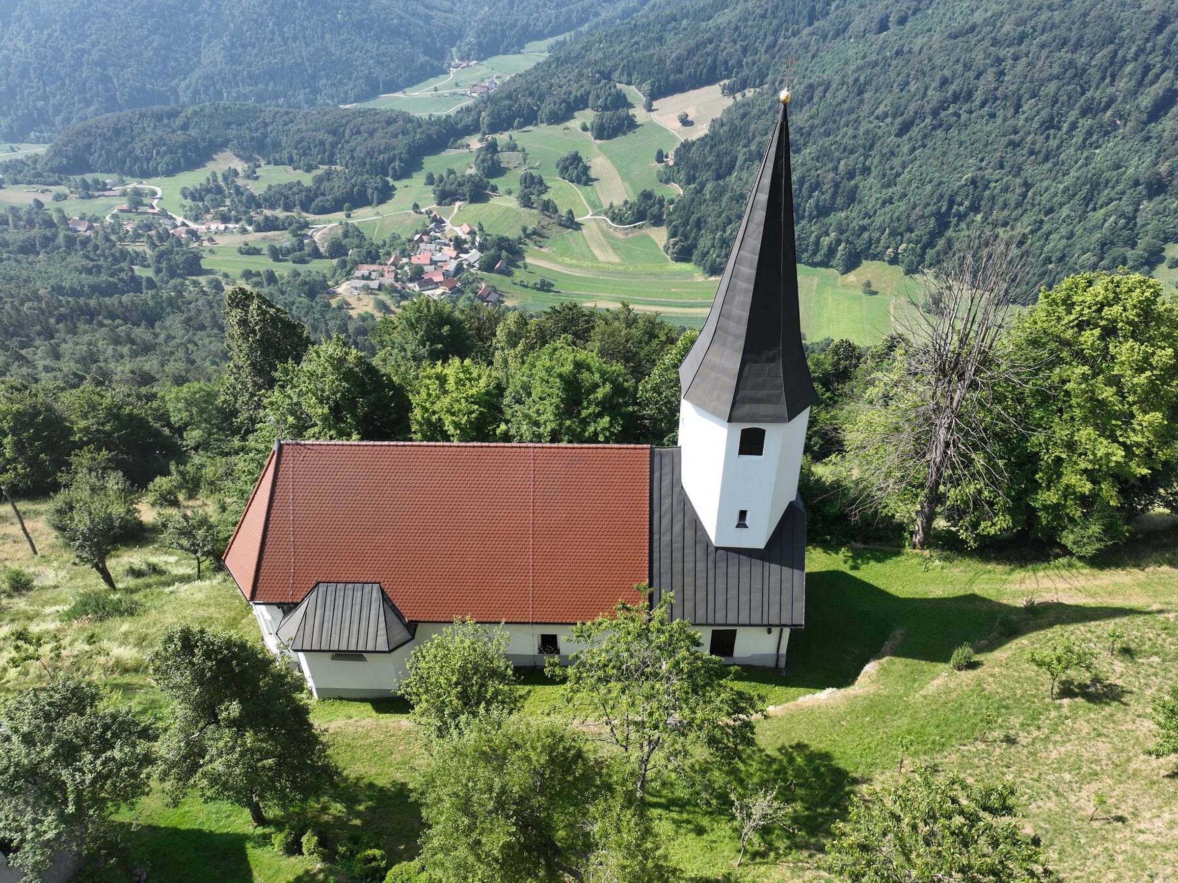 Cerkev sv. Jošta Ogled povečano sliko Cerkev sv. Jošta
