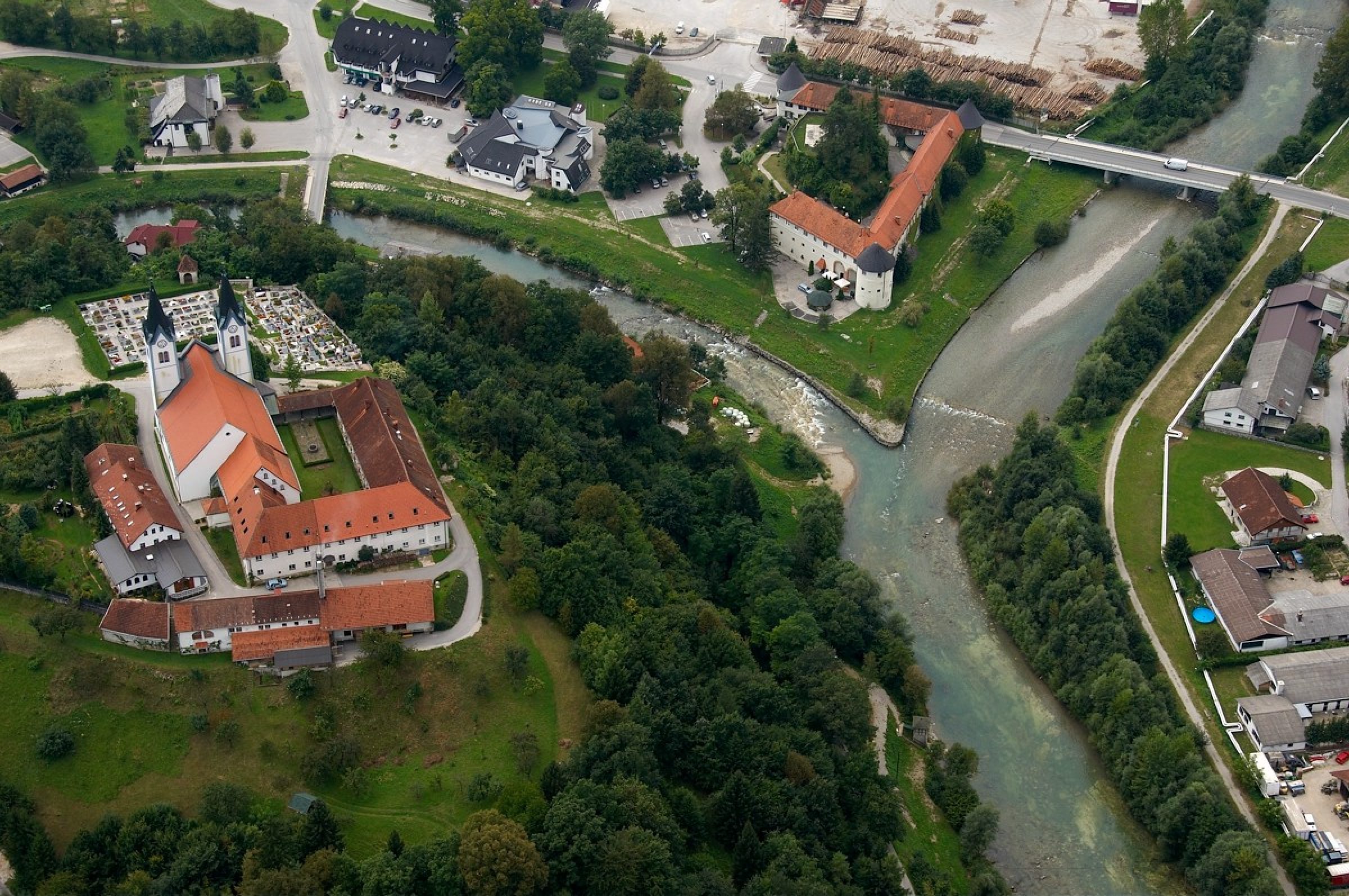 Sotočje Savinje in Drete – Občina Nazarje Ogled povečano sliko Sotočje Savinje in Drete – Občina Nazarje